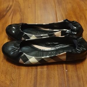 Authentic Burberry flats sz 5